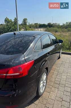 Седан Ford Focus 2015 в Ужгороде