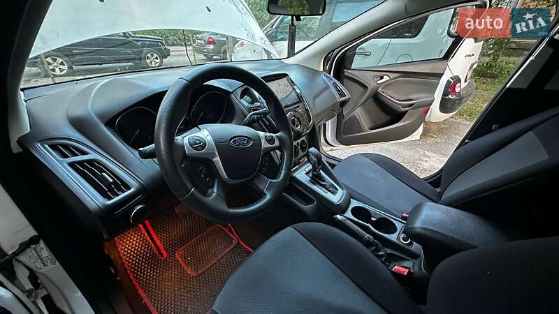 Хэтчбек Ford Focus 2013 в Киеве фото 7 Хэтчбек Ford Focus 2013 в Киеве