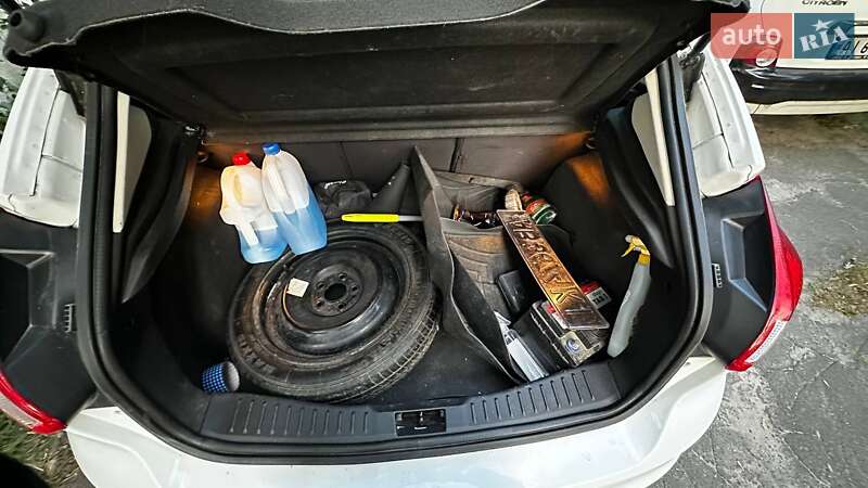 Хэтчбек Ford Focus 2013 в Киеве фото 10 Хэтчбек Ford Focus 2013 в Киеве