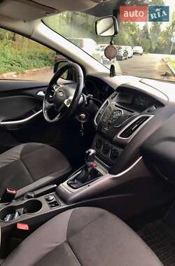 Хэтчбек Ford Focus 2013 в 