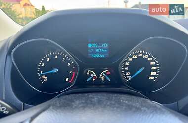 Хэтчбек Ford Focus 2012 в 