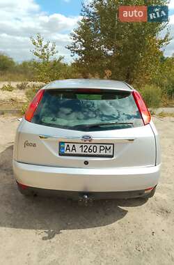 Хэтчбек Ford Focus 1999 в 