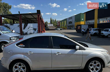 Хэтчбек Ford Focus 2011 в 