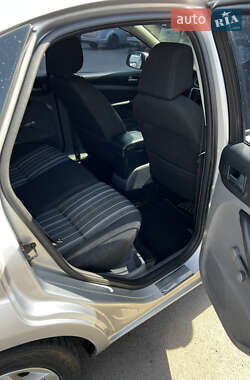 Хэтчбек Ford Focus 2011 в 