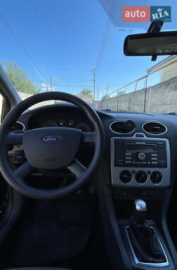 Хэтчбек Ford Focus 2006 в 