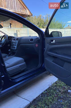 Хэтчбек Ford Focus 2006 в 