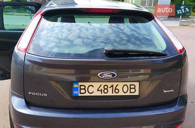 Хэтчбек Ford Focus 2011 в 