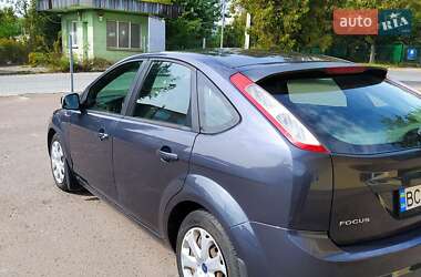 Хэтчбек Ford Focus 2011 в 