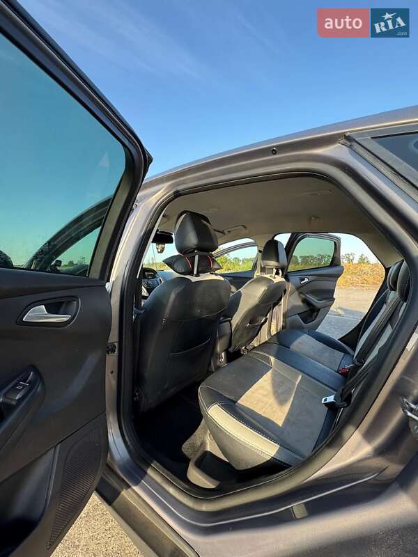 Седан Ford Focus 2011 в Ракитном фото 12 Седан Ford Focus 2011 в Ракитном