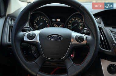 Седан Ford Focus 2014 в 