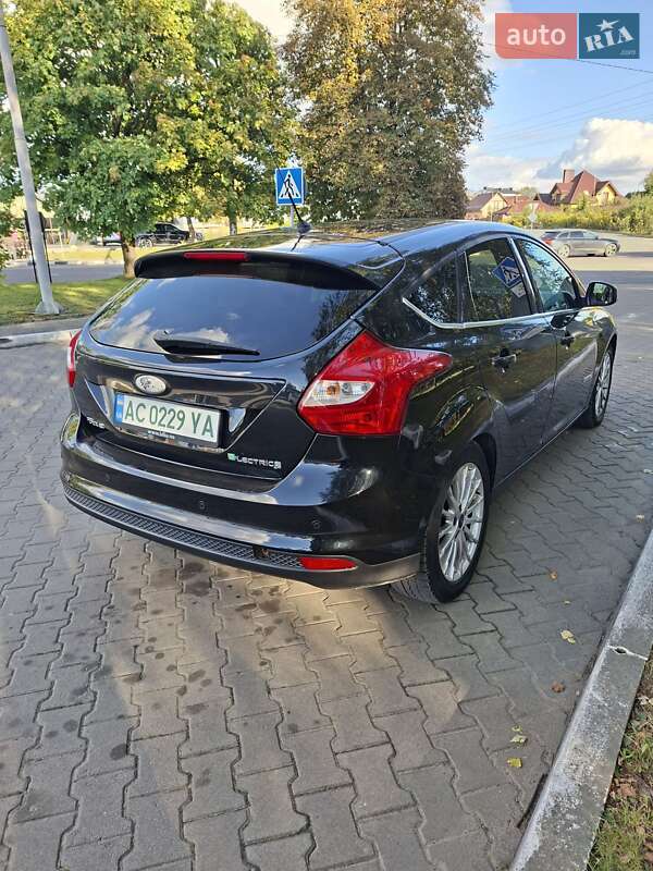 Хэтчбек Ford Focus 2013 в Луцке фото 3 Хэтчбек Ford Focus 2013 в Луцке