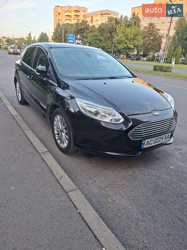 Хэтчбек Ford Focus 2013 в Луцке фото 42 Хэтчбек Ford Focus 2013 в Луцке