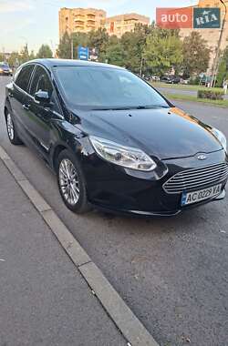 Хэтчбек Ford Focus 2013 в 