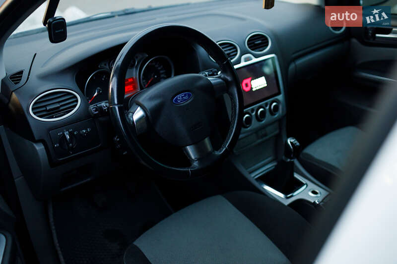 Хэтчбек Ford Focus 2011 в Львове фото 32 Хэтчбек Ford Focus 2011 в Львове