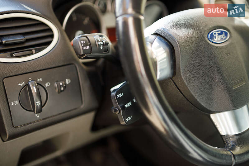 Хэтчбек Ford Focus 2011 в Львове фото 47 Хэтчбек Ford Focus 2011 в Львове