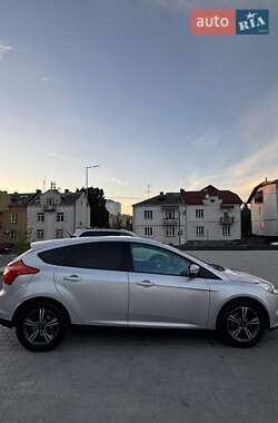 Хетчбек Ford Focus 2013 в 