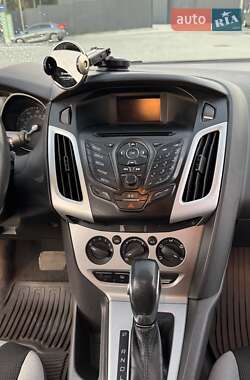 Хетчбек Ford Focus 2013 в 