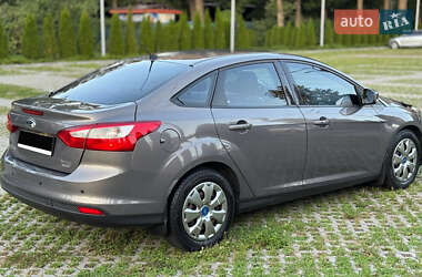 Седан Ford Focus 2013 в 