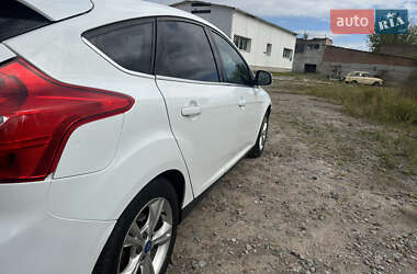 Хэтчбек Ford Focus 2012 в 