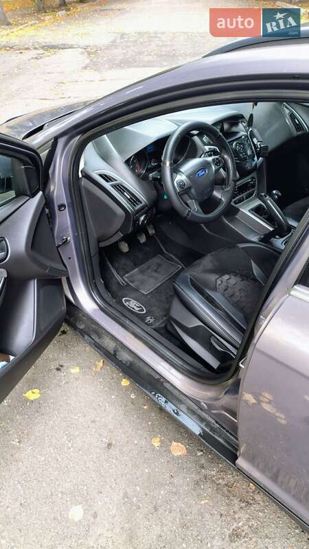 Універсал Ford Focus 2013 в Глухові