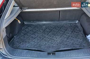Хэтчбек Ford Focus 2011 в 