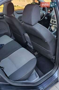 Хэтчбек Ford Focus 2011 в 