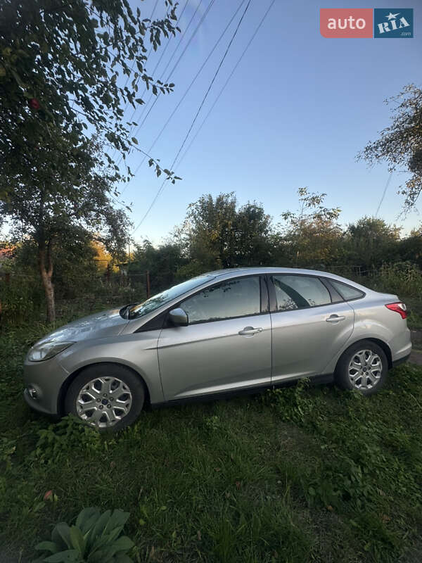 Седан Ford Focus 2012 в Шептицькому