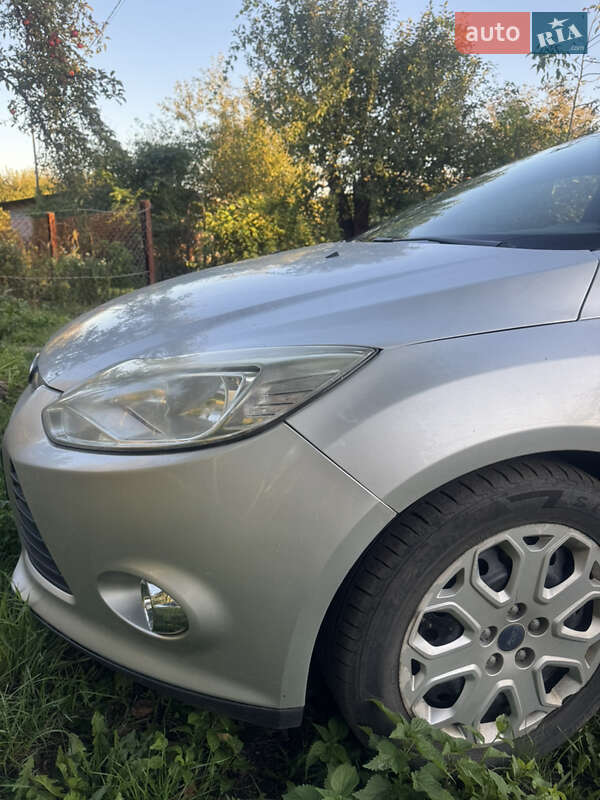 Седан Ford Focus 2012 в Шептицькому