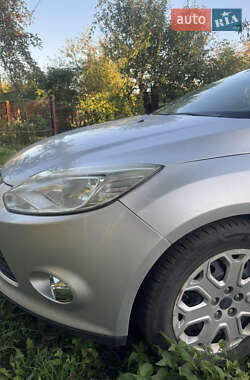Седан Ford Focus 2012 в 