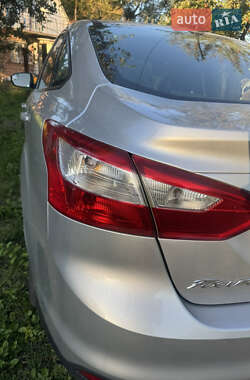 Седан Ford Focus 2012 в 