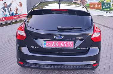 Хэтчбек Ford Focus 2013 в 