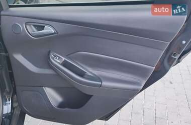 Хэтчбек Ford Focus 2013 в 