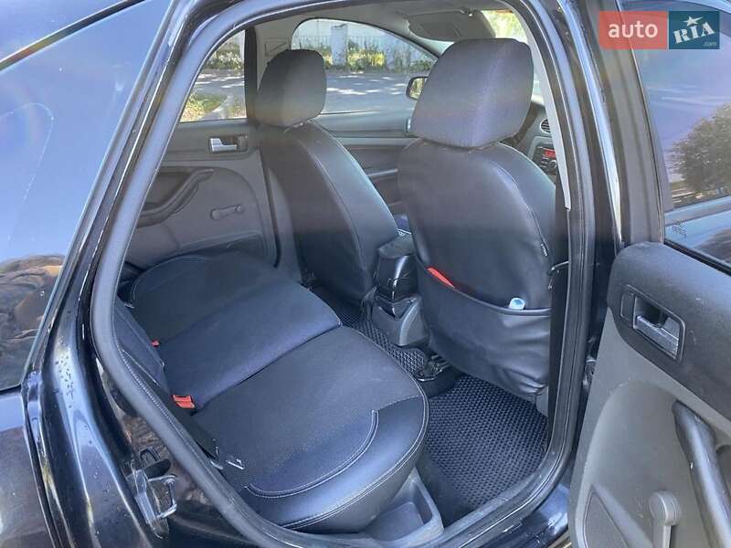 Седан Ford Focus 2007 в Ильинцах