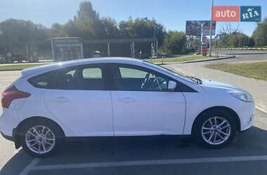 Хэтчбек Ford Focus 2013 в 
