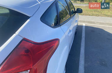 Хэтчбек Ford Focus 2013 в 