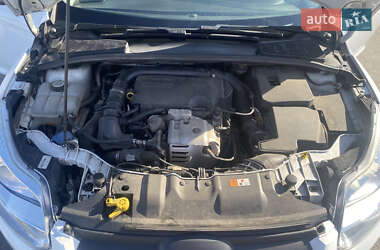 Хэтчбек Ford Focus 2013 в 