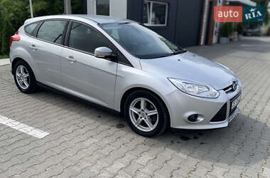 Хэтчбек Ford Focus 2013 в 