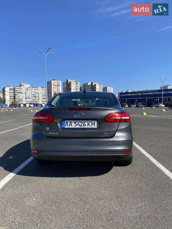Седан Ford Focus 2016 в Киеве