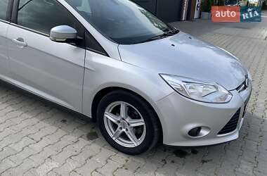 Хэтчбек Ford Focus 2013 в 