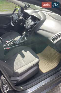 Хэтчбек Ford Focus 2015 в 