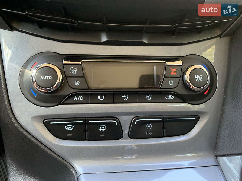 Хэтчбек Ford Focus 2011 в Киеве фото 10 Хэтчбек Ford Focus 2011 в Киеве