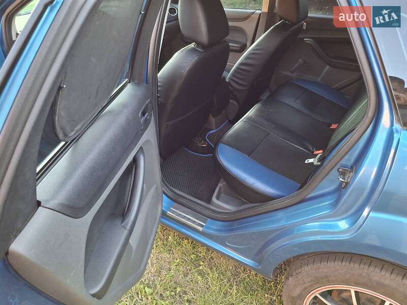Хэтчбек Ford Focus 2007 в Бурыни