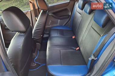 Хэтчбек Ford Focus 2007 в Бурыни