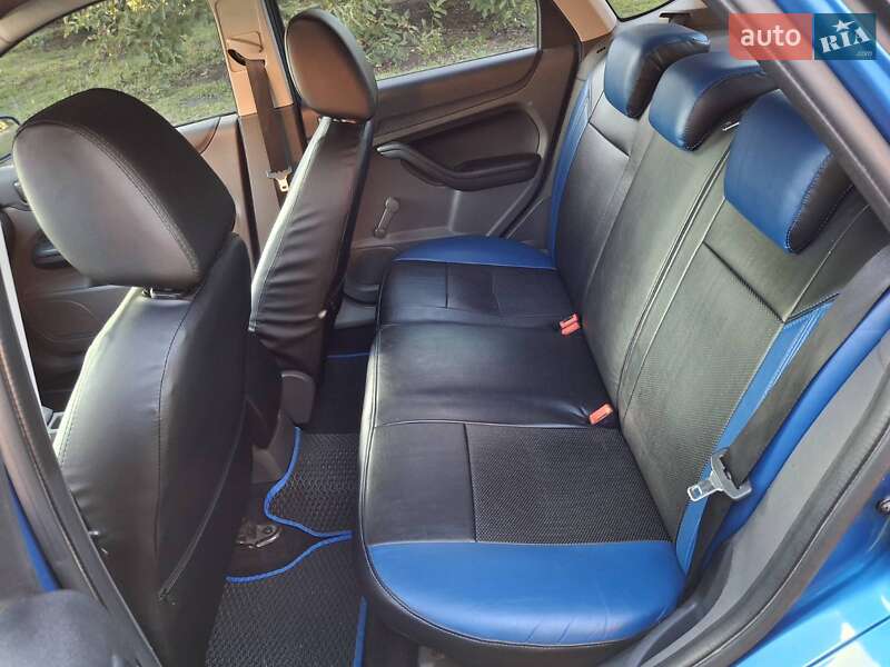 Хэтчбек Ford Focus 2007 в Бурыни