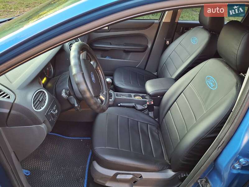 Хэтчбек Ford Focus 2007 в Бурыни