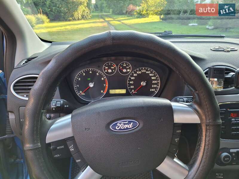 Хэтчбек Ford Focus 2007 в Бурыни
