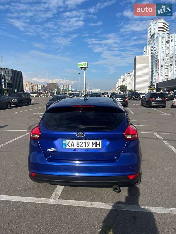 Хэтчбек Ford Focus 2015 в Киеве