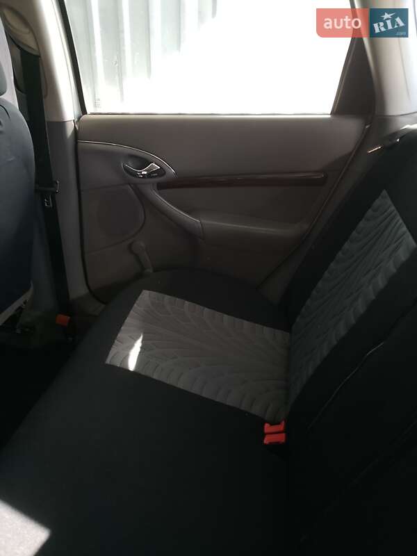 Хэтчбек Ford Focus 1999 в Киеве