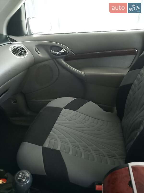 Хэтчбек Ford Focus 1999 в Киеве