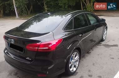 Седан Ford Focus 2015 в 